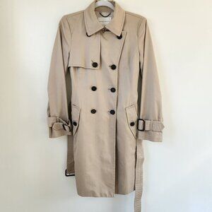 Banana Republic Classic Trench Coat in Medium